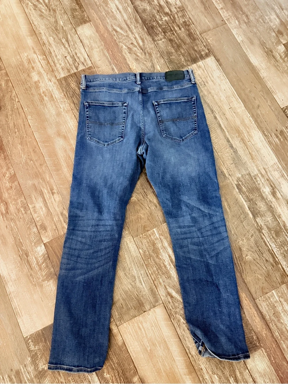 Lucky Brand Men's Bootcut Jeans in Dark Blue Wash 34X32